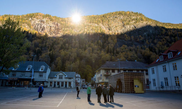 Giant Mirrors, Norway